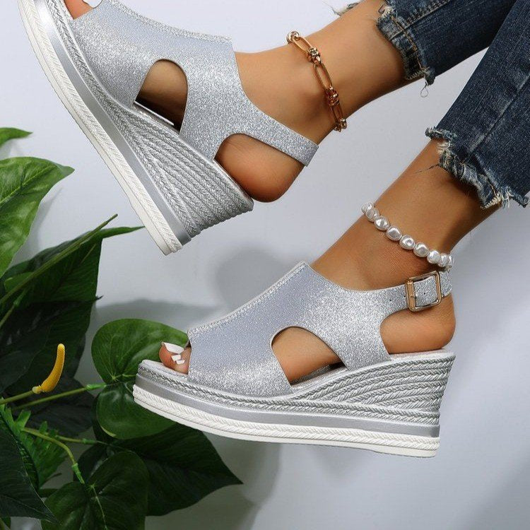Damen Wedgesandalen mit elegantem Cut-Out-Design und verstellbarem Riemen Stalluxe