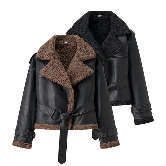Damen modische Kunstlederjacke mit Teddyfell-Kragen und taillierbarem Gürtel Stalluxe