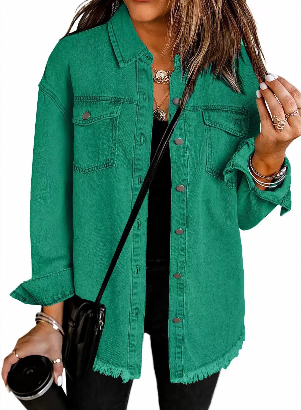 Damen lässige Jeansjacke mit fransigen Säumen und aufgesetzten Taschen Stalluxe