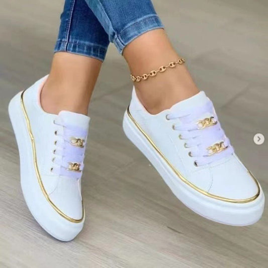 Damen Modische Slip-On Sneakers mit goldenen Akzenten und rutschfester Sohle Stalluxe