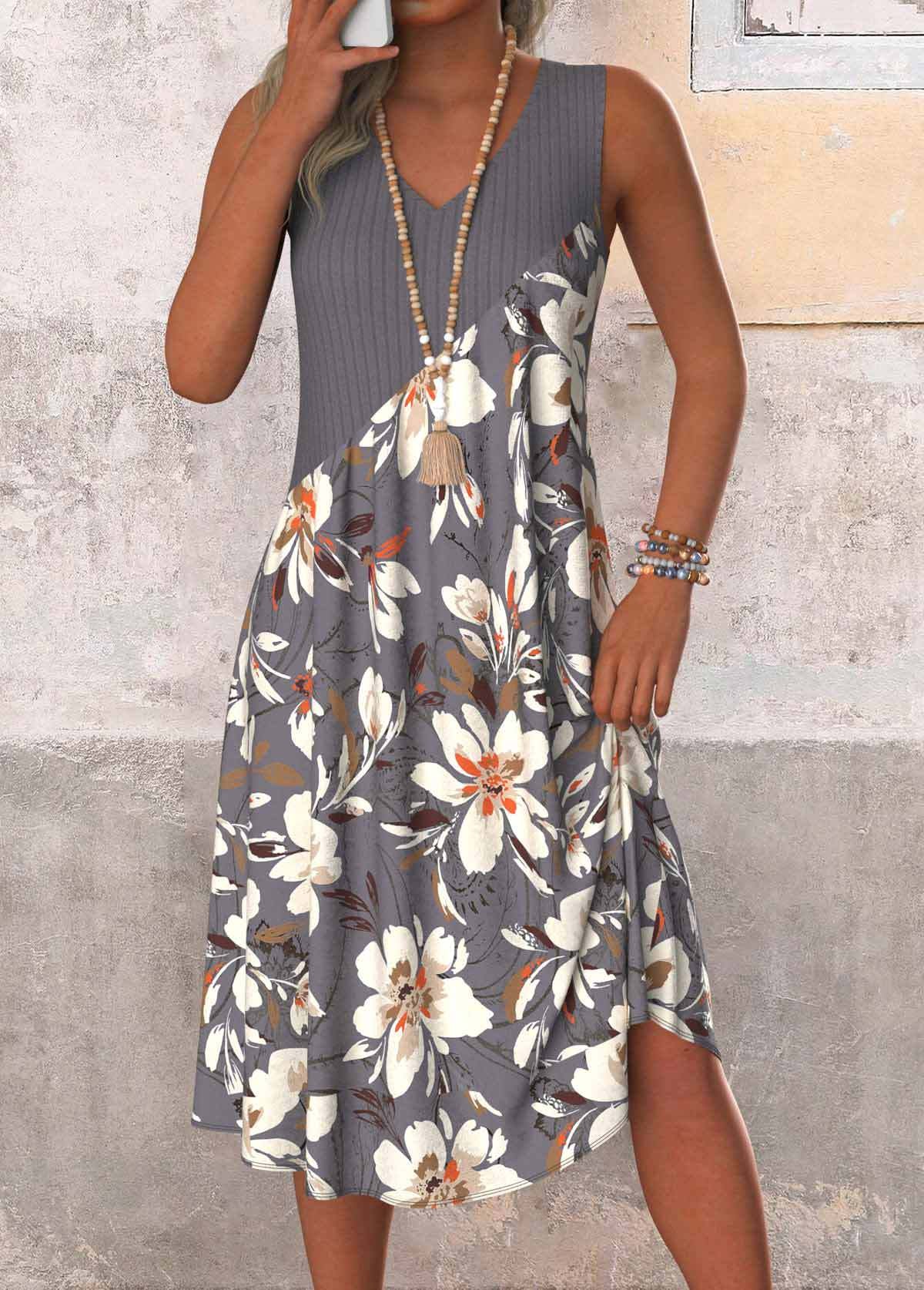 Damen V-Ausschnitt Freizeitkleid mit floralen Akzenten Stalluxe
