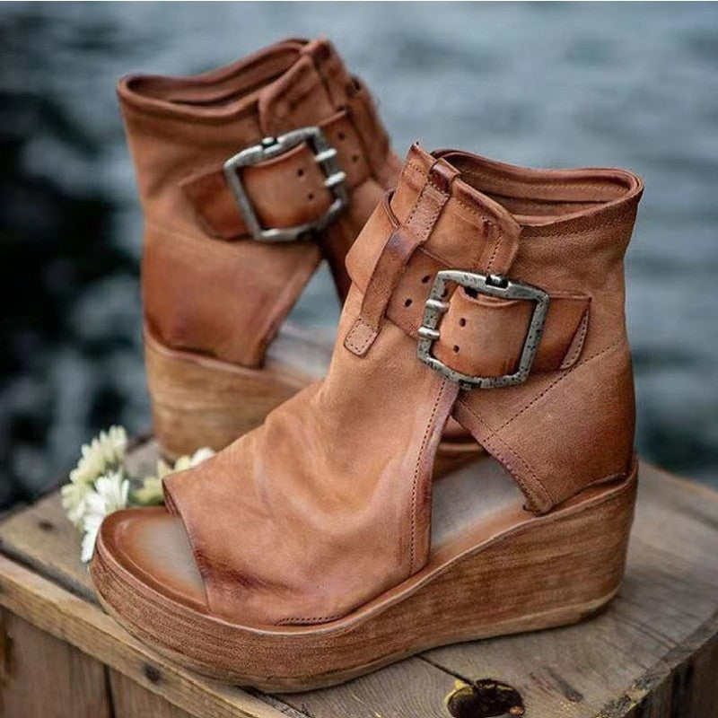 Damen Wedge-Stiefeletten aus hochwertigem Leder mit dekorativem Schnallenverschluss Stalluxe