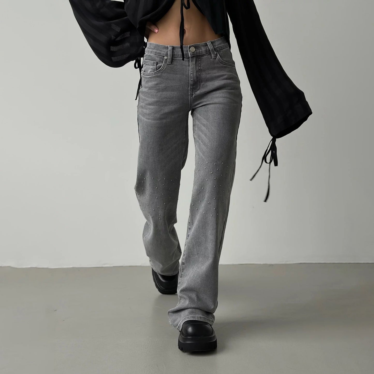 Damen Hochgeschnittene Jeans mit modischem Distressed-Design und originellen Nieten Stalluxe