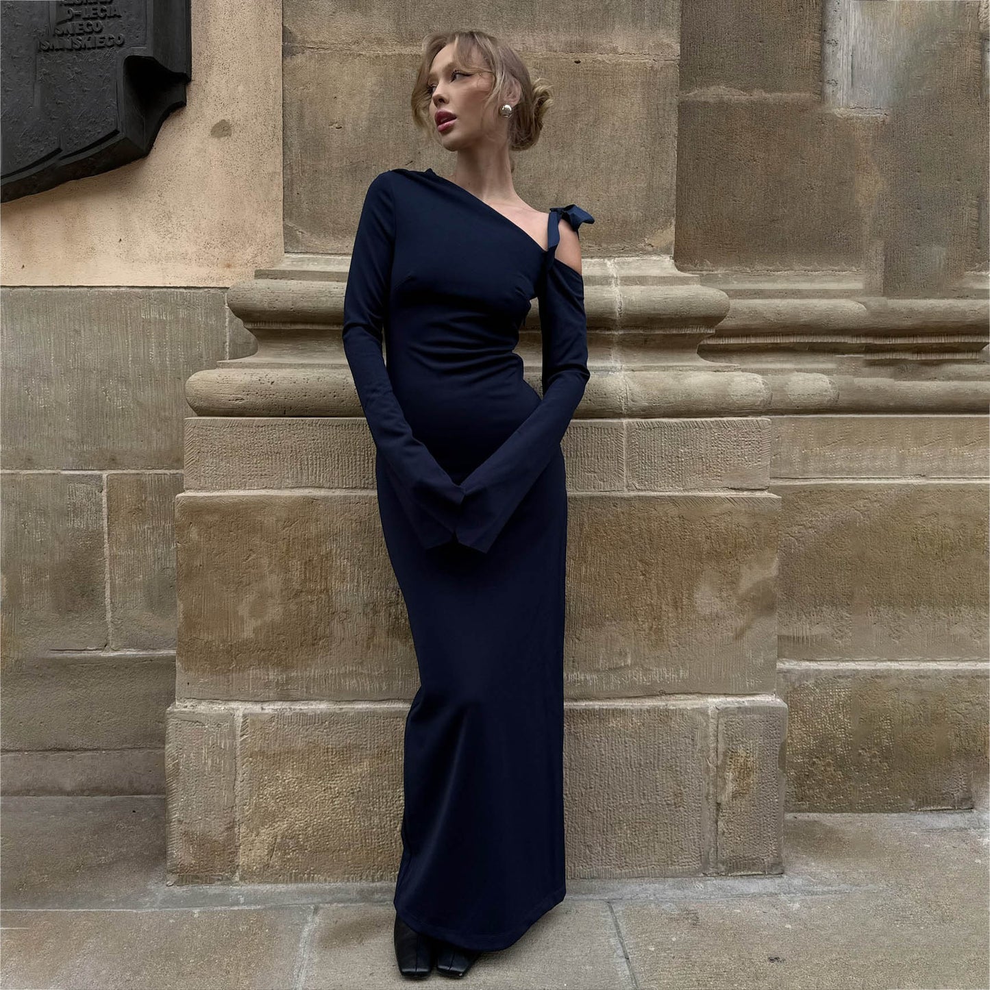 Damen Maxikleid mit asymmetrischem Schnitt und elegantem Off-Shoulder-Design Stalluxe