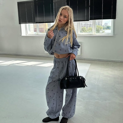 Damen Sportlicher Freizeitanzug mit floralem Muster und hohem Kragen Stalluxe Grau