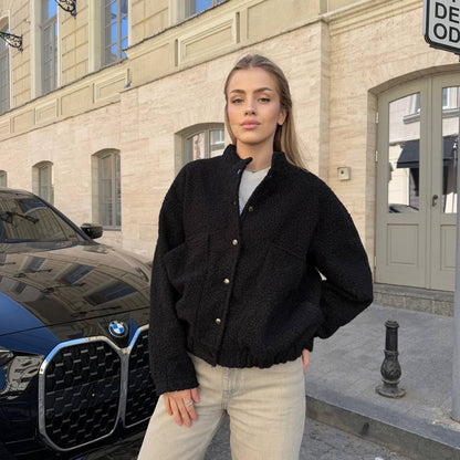 Damen Kuscheljacke mit Knopfverschluss und praktischen Taschen Stalluxe