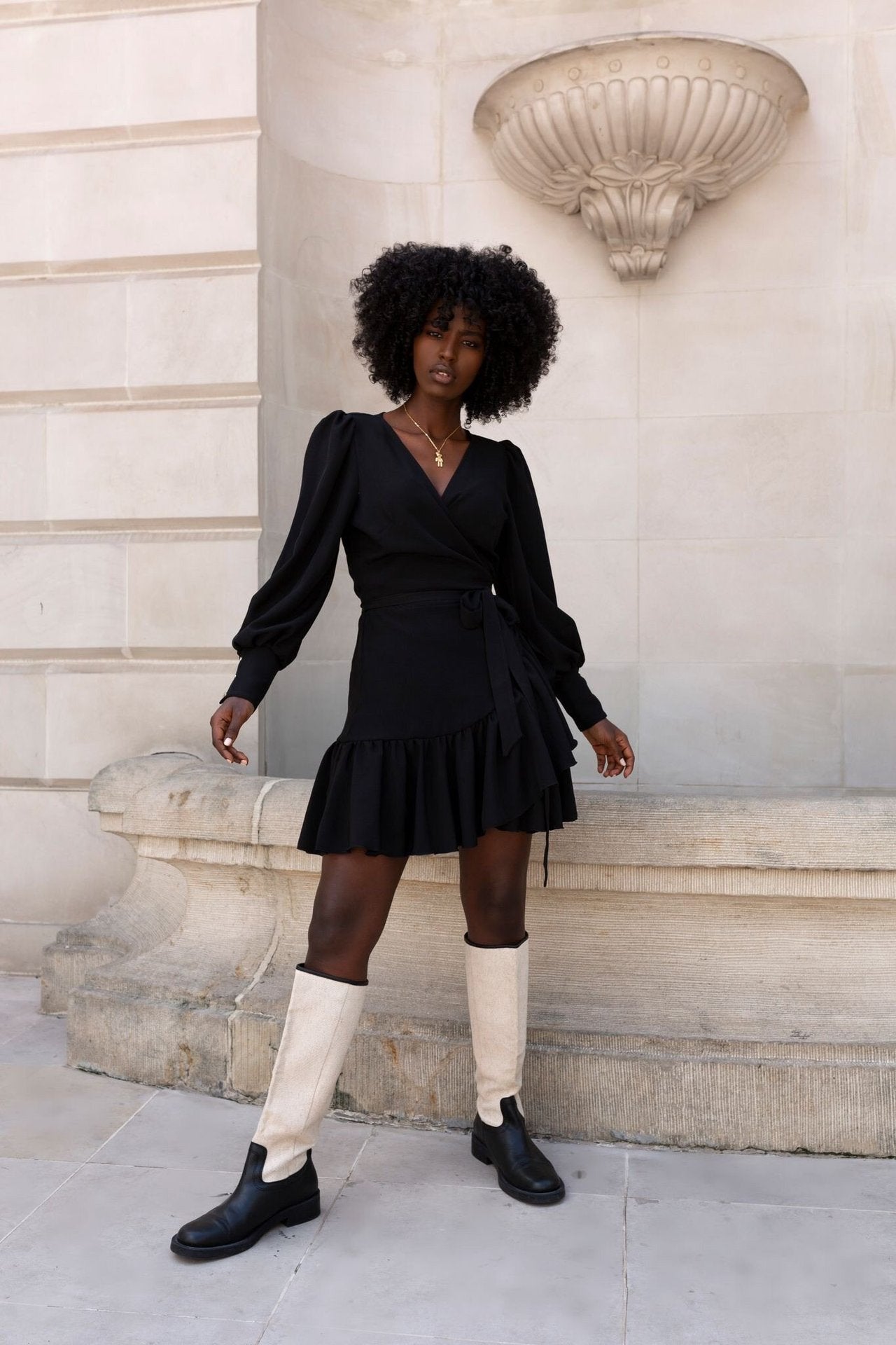Damen Wickelkleid mit aufregendem Leopardenmuster und eleganten Rüschen Stalluxe