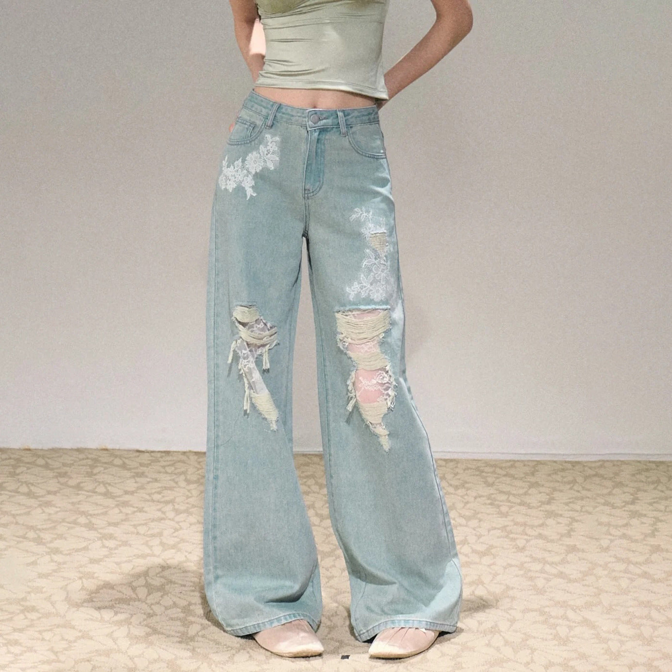 Damen Weit geschnittene Jeans mit individuellen Destroyed-Details und floralem Print Stalluxe