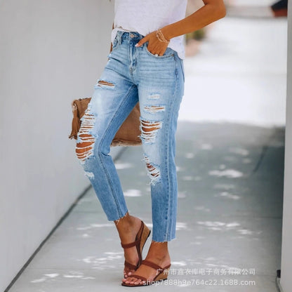 Damen Jeans mit auffälligen Destroyed-Details und zeitgemäßem Schnitt Stalluxe
