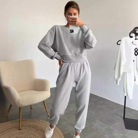 Damen entspannter Sweatanzug mit cropped Oberteil und elastischem Bund Stalluxe