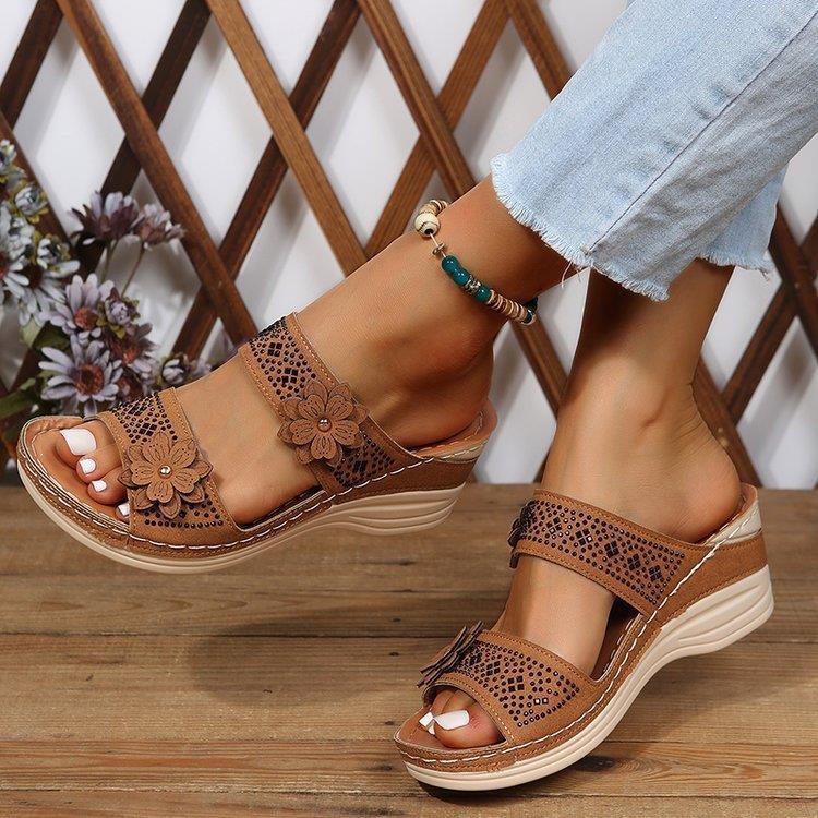 Damen Wedge-Sandalen mit floralem Design und anatomischem Fußbett Stalluxe