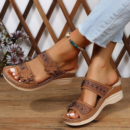 Damen Wedge-Sandalen mit floralem Design und anatomischem Fußbett Stalluxe