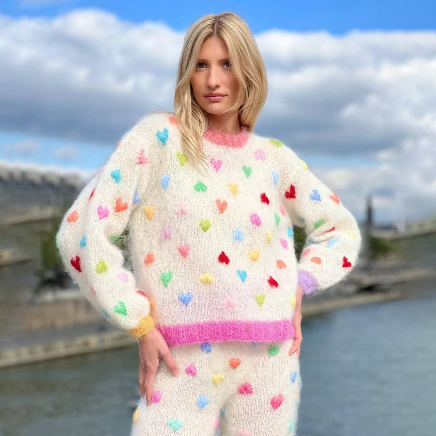 Damen Pullover mit farbenfrohen Herz-Applikationen und weichem Material Stalluxe