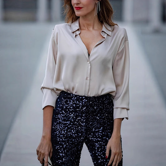 Damen elegante Seidenbluse mit minimalistischen Knopfdetails Stalluxe