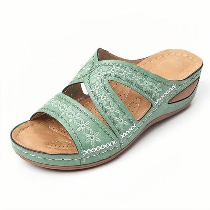 Damen Komfortable Riemchen-Sandalen mit floralem Design und angrenzenden Öffnungen Stalluxe