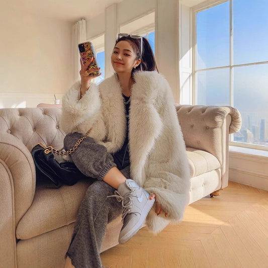 Damen Flauschige Kunstpelzjacke mit weiter Silhouette Stalluxe