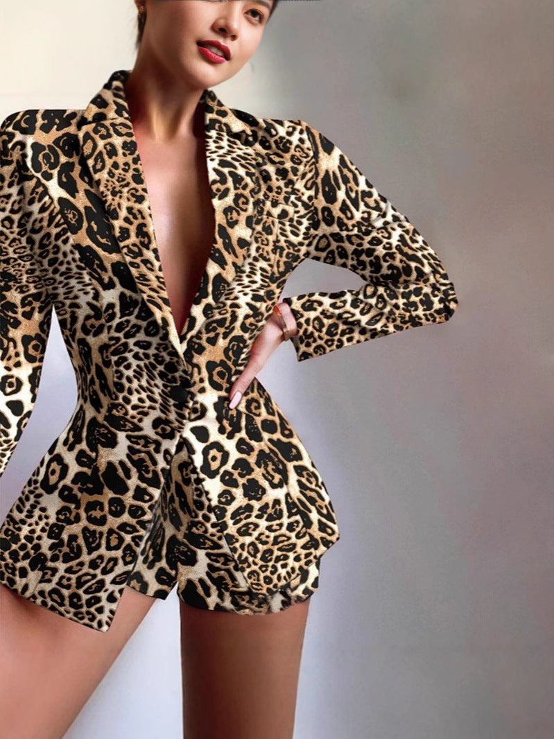 Damen Lebhaftes Blazer-Set mit Shorts und modernem Farbspiel Stalluxe