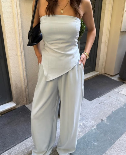 Damen eleganter Jumpsuit mit Schulterfreier Schnittführung und fließendem Material Stalluxe