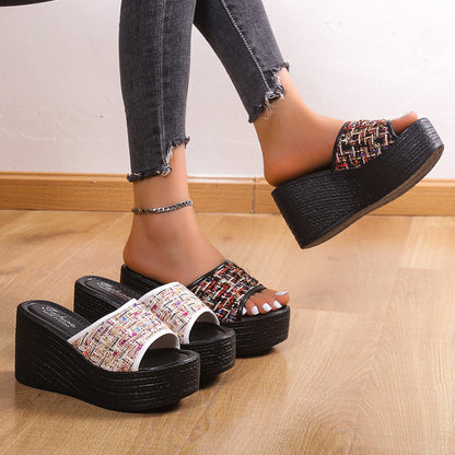 Damen Wedge-Pantoletten mit modernen Textilakzenten und rutschfester Plattform-Sohle Stalluxe
