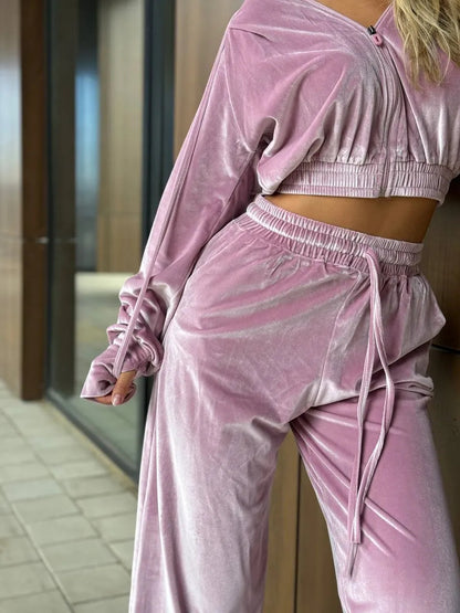 Damen sportlicher Velours Jogginganzug mit lässiger Kapuze und praktischen Taschen Stalluxe