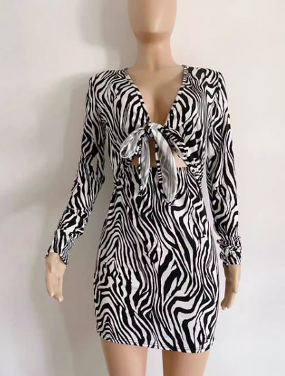 Damen Figurbetontes Leo-Kleid mit V-Ausschnitt und Schleifendetail Stalluxe