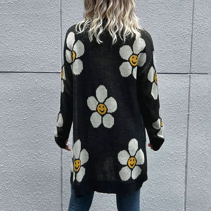 Damen Langärmlige Strickjacke mit Blumenmuster und Knopfdetails Stalluxe