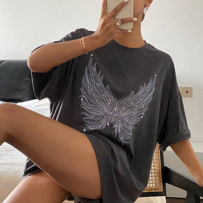 Damen oversized T-Shirt mit kreativem Federmotiv Stalluxe