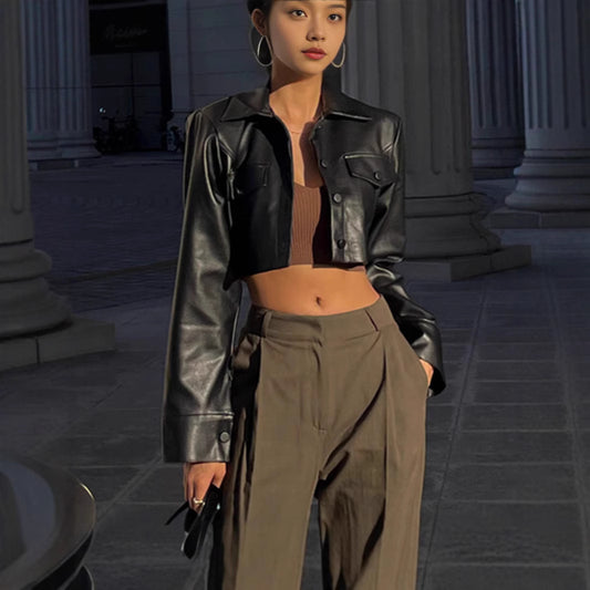 Damen Modische Cropped-Lederjacke mit Brusttaschen Stalluxe