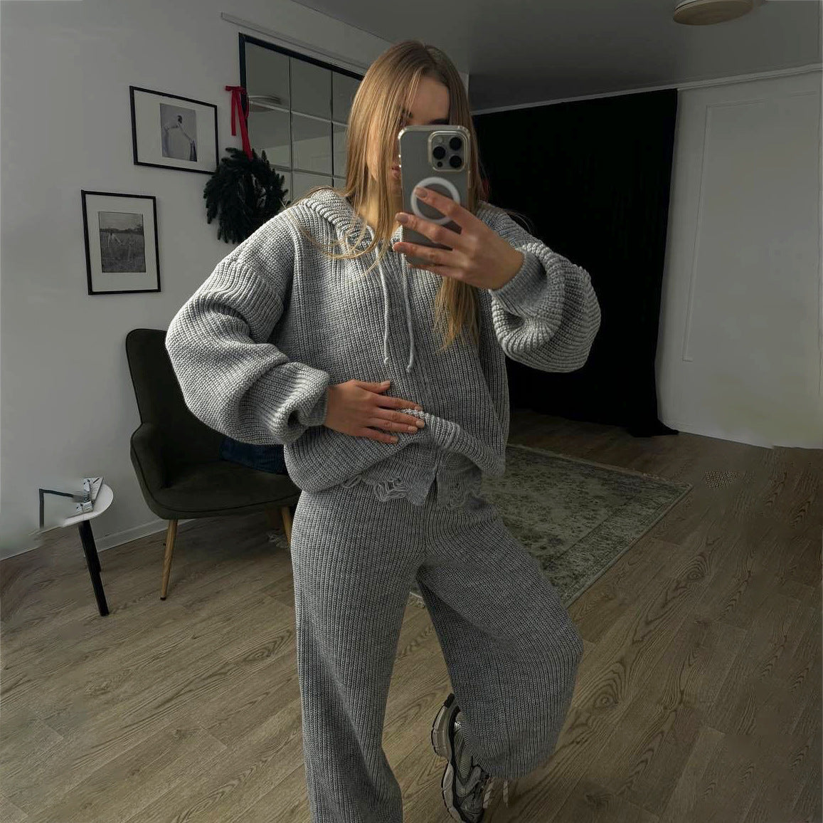 Damen Strickanzug mit lässigem Schnitt und modernem Hoody Stalluxe Grau