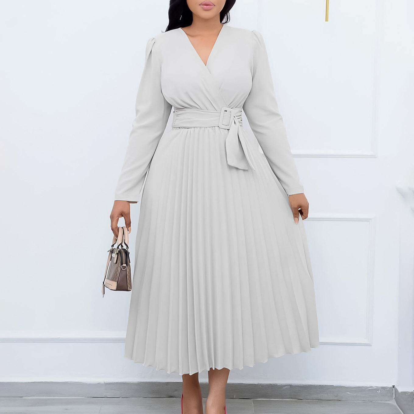 Damen Maxikleid mit Wickeldesign und eleganter Plisseeverarbeitung Stalluxe