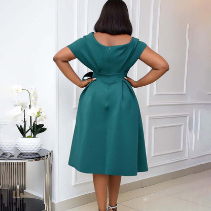 Damen Wickelkleid mit fließendem Schnitt und praktischen Taschen Stalluxe