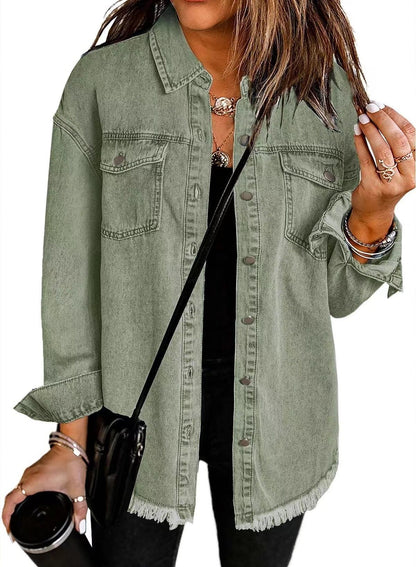 Damen lässige Jeansjacke mit fransigen Säumen und aufgesetzten Taschen Stalluxe
