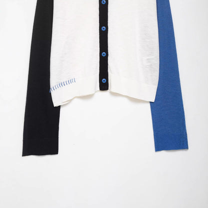 Damen modische kurzärmelige Strickjacke mit Kontrastnähten und Knopfverschluss Stalluxe