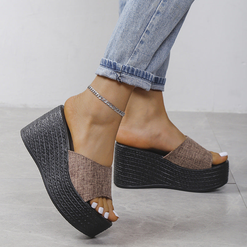 Damen Wedge-Sandaletten mit elegantem Stoffoberteil und rutschfester Sohle Stalluxe