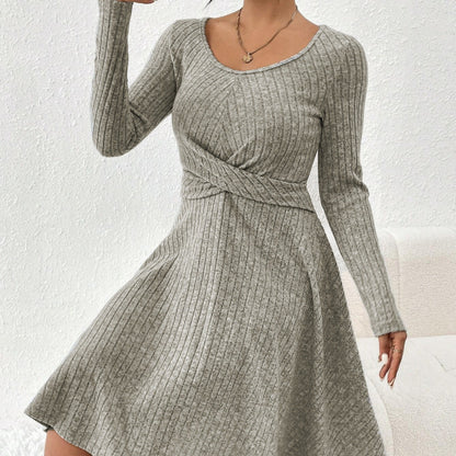 Damen Fließendes Jerseykleid mit Wickelbund und langen Ärmeln Stalluxe