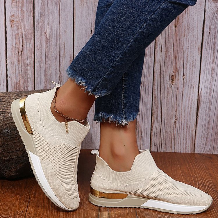 Damen Slip-On Sneakers mit atmungsaktivem Strick-Obermaterial und modischen Akzenten Stalluxe