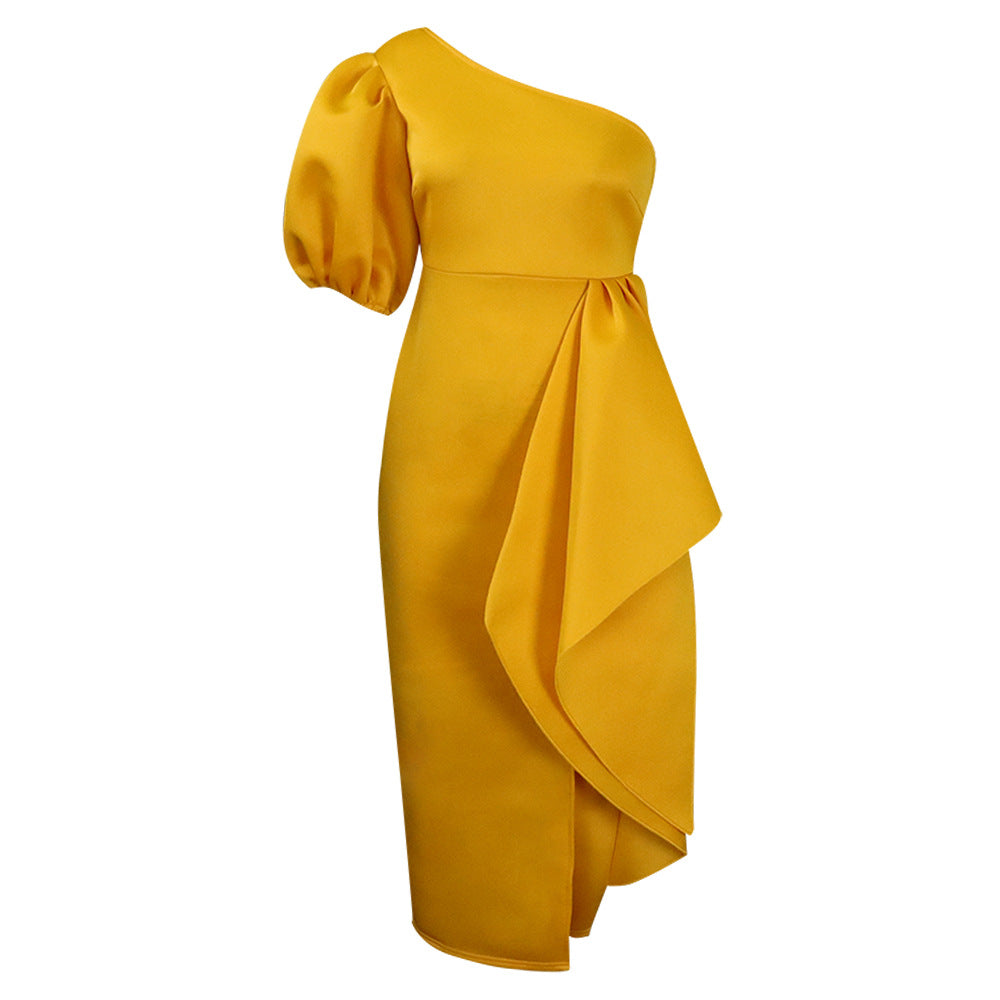 Damen Elegantes One-Shoulder-Kleid mit fließendem Drapierungselement Stalluxe Braun