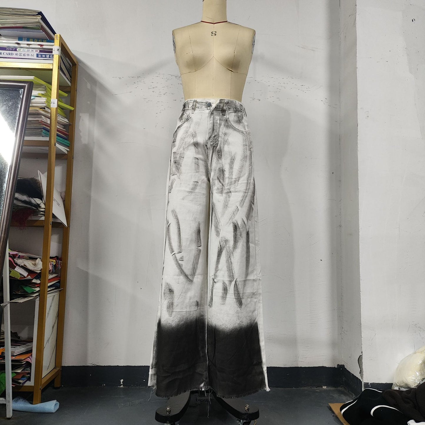 Damen Oversized Wide-Leg-Jeans mit modernem Farbverlauf Stalluxe Grau