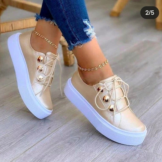 Damen Modische Plateau-Sneaker mit glamourösen Metallic-Details Stalluxe