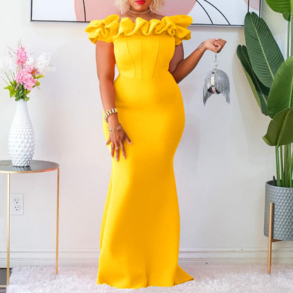 Damen Figurbetontes Abendkleid mit voluminösem Rüschenkragen Stalluxe