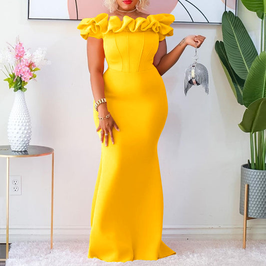 Damen Figurbetontes Abendkleid mit voluminösem Rüschenkragen Stalluxe