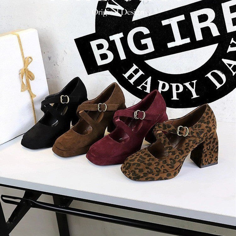 Damen Plateau-Pumps mit eleganter Schnallenapplikation Stalluxe