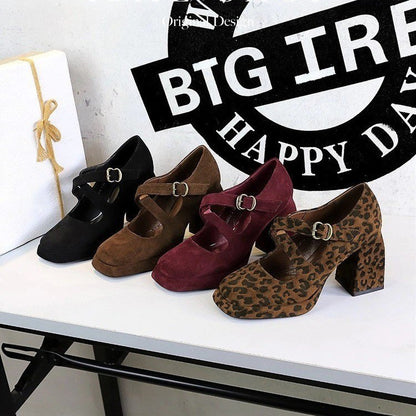 Damen Plateau-Pumps mit eleganter Schnallenapplikation Stalluxe