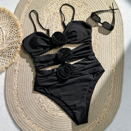 Damen Eleganter Badeanzug mit raffinierten Blumenapplikationen Stalluxe