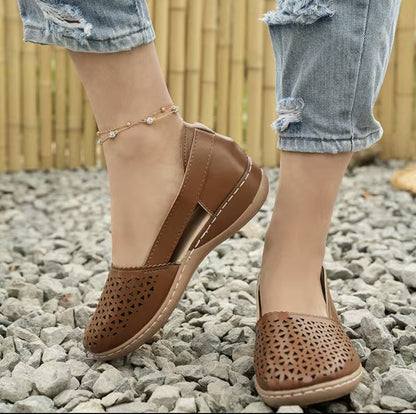 Damen Elegante und atmungsaktive Ballerinas mit kunstvollem Perforationsdesign Stalluxe