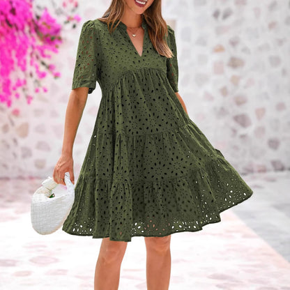 Damen luftiges Kleid mit trendigem Lochmuster und voluminöser Silhouette Stalluxe