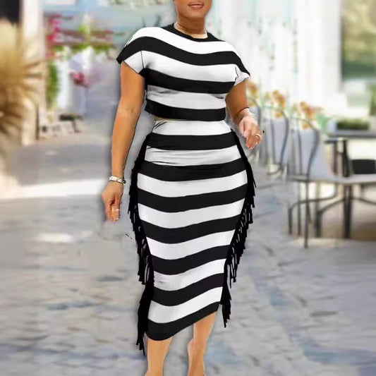 Damen Midi-Kleid mit fransigen Details und Streifenmuster Stalluxe