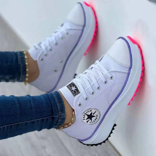 Damen Sportliche Sneaker im trendigen Design mit rutschfester Sohle Stalluxe
