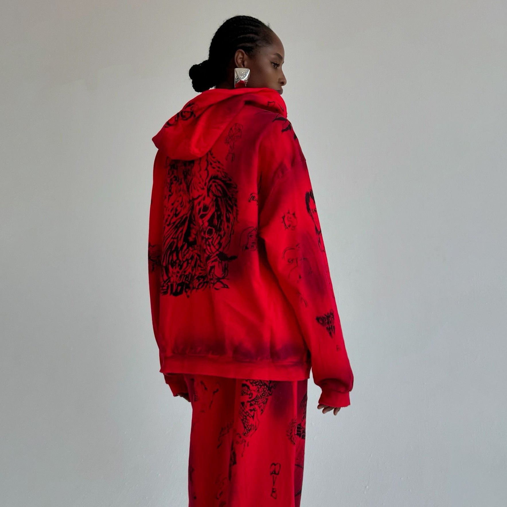 Damen Sportlicher Oversized Set mit einzigartigen Grafiken und Kapuze Stalluxe