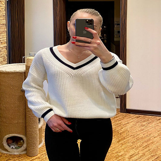 Damen V-Ausschnitt Pullover mit kontrastierenden Streifen Stalluxe